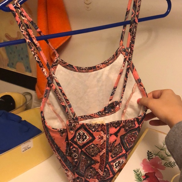 Hollister Crop Top - Picture 2 of 2